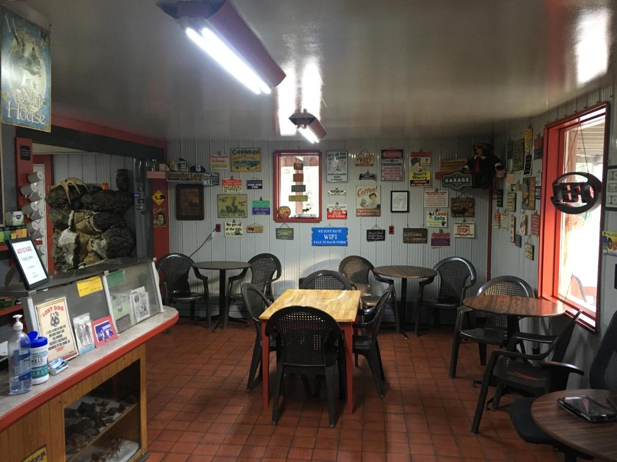 Double G Service Muncho Lake Exterior foto